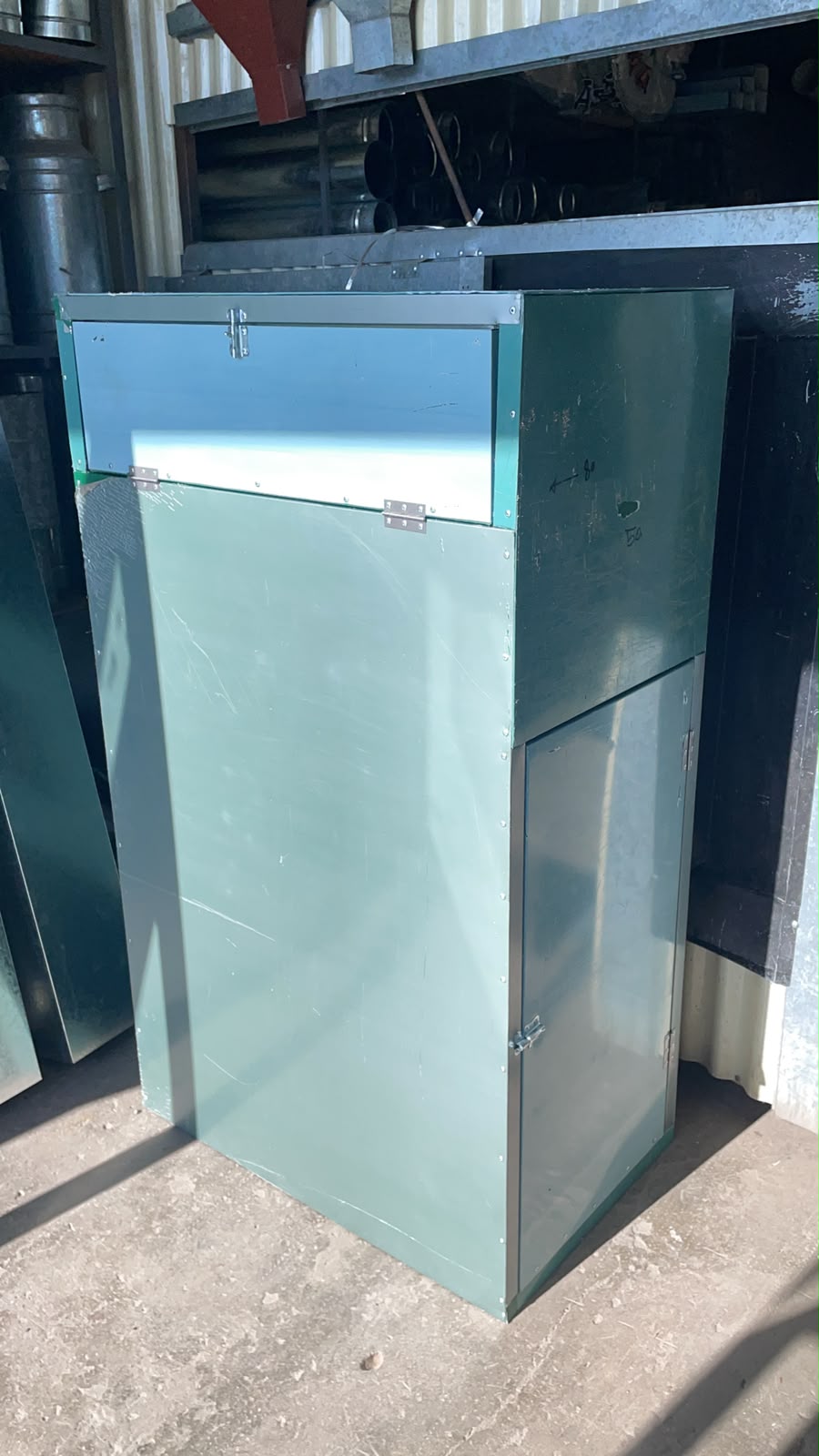 Gabinete metálico industrial fabricado a medida